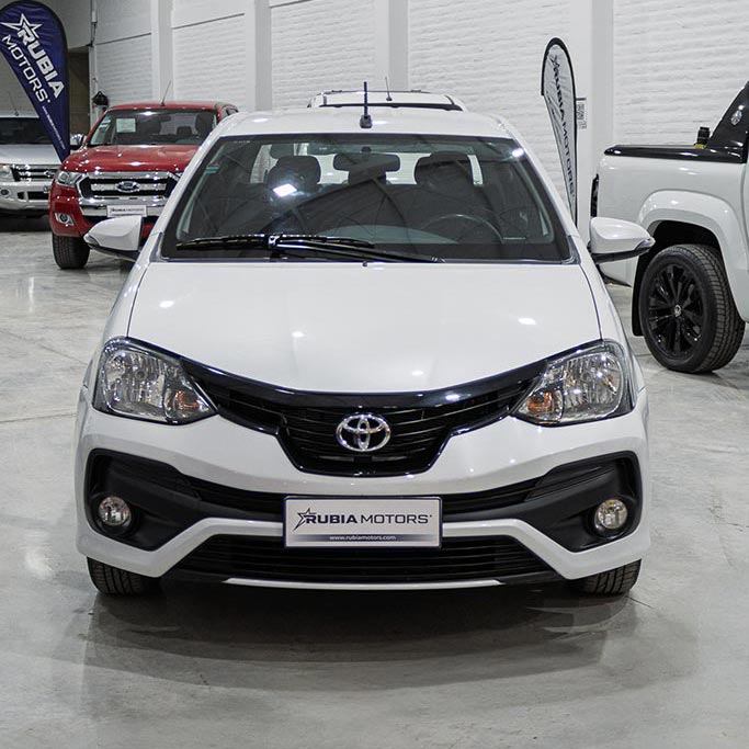etios-blanco-02